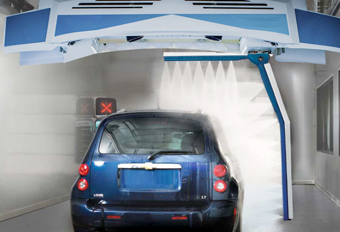 正在清洗的無接觸洗車機